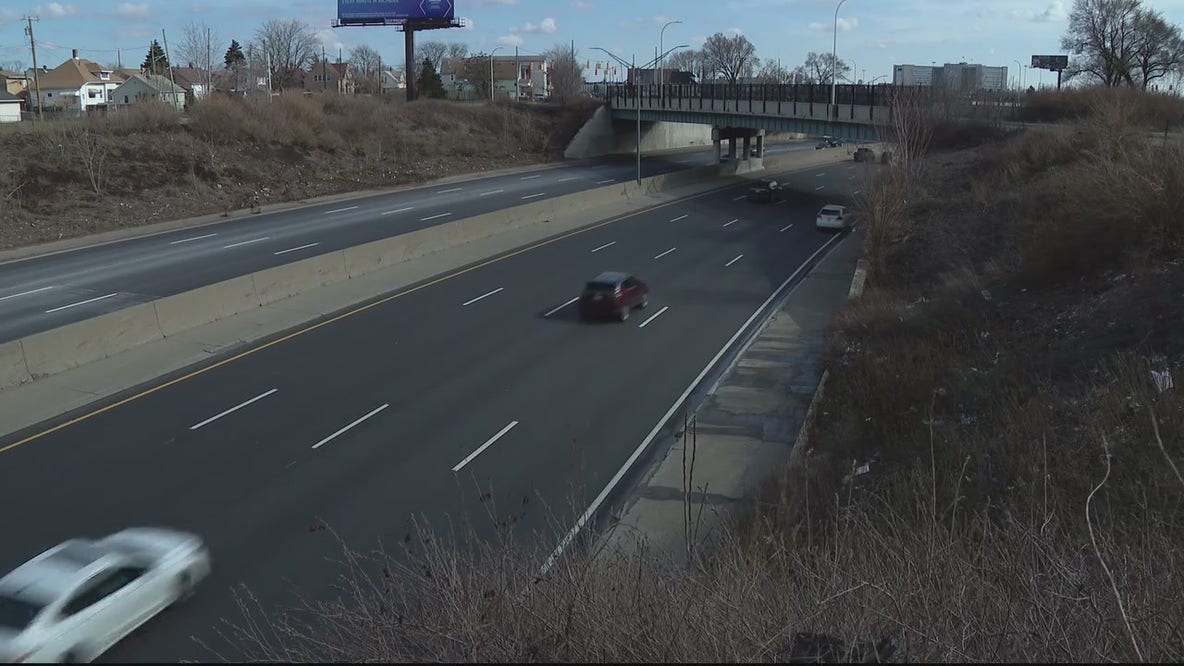 Oak Park woman, EMS driver fatally struck on I-75 in Detroit